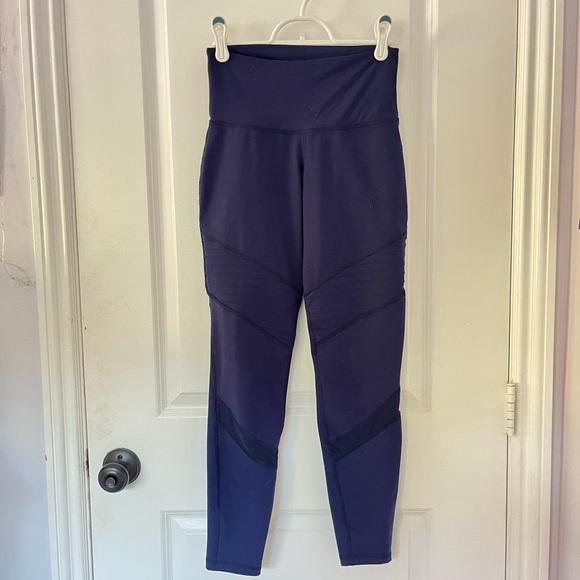 🔥3/$15 Old Navy | Indigo Workout Leggings - Picture 4 of 6